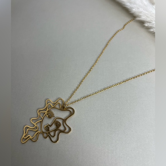 Gold Minimalist Woman’s Face Outline Necklace - Artsy Trendy Necklace - Picture 3 of 16